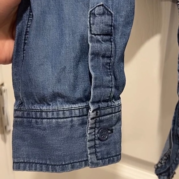 🛍️6/$25! Cropped “denim” wrap top - Picture 4 of 7